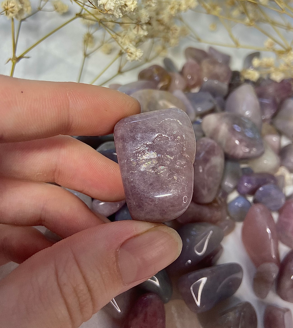single purple rose quartz stone