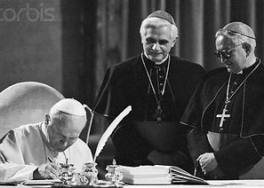 João Paulo II e Bento XVI