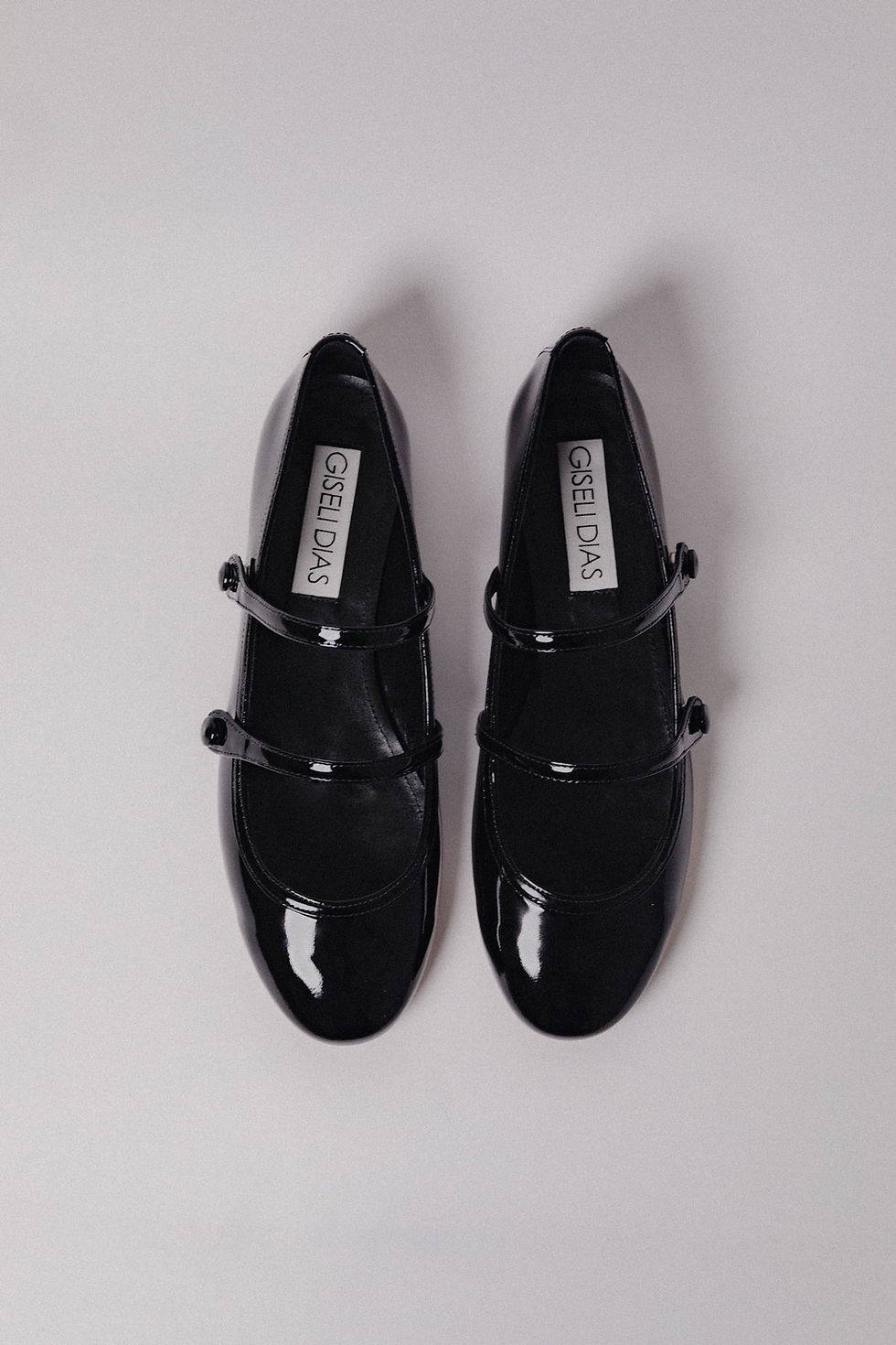 Giseli Dias Doroty Black patent leather Mary Jane flats with a rounded toe