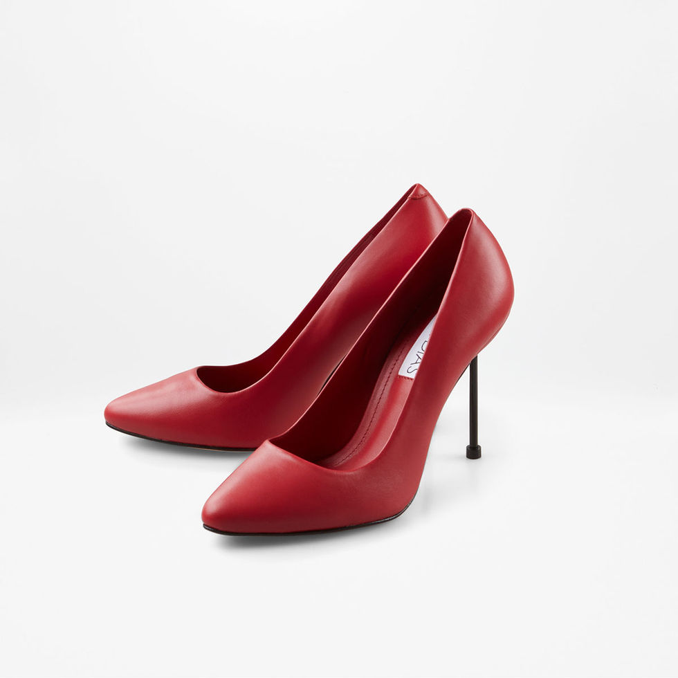 red exclusive pumps