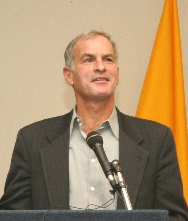 Norman Finkelstein (USA). Storico e politologo ebreo statunitense.