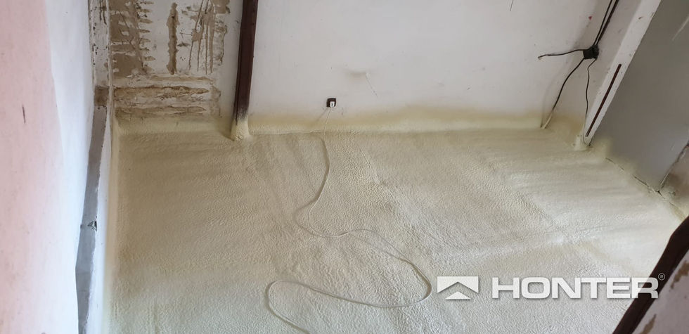 Pěna EXY 34 - Izolace podlahy kontejneru