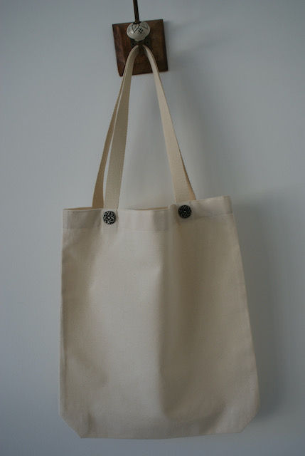Tote-bag écru - boutons acier gris