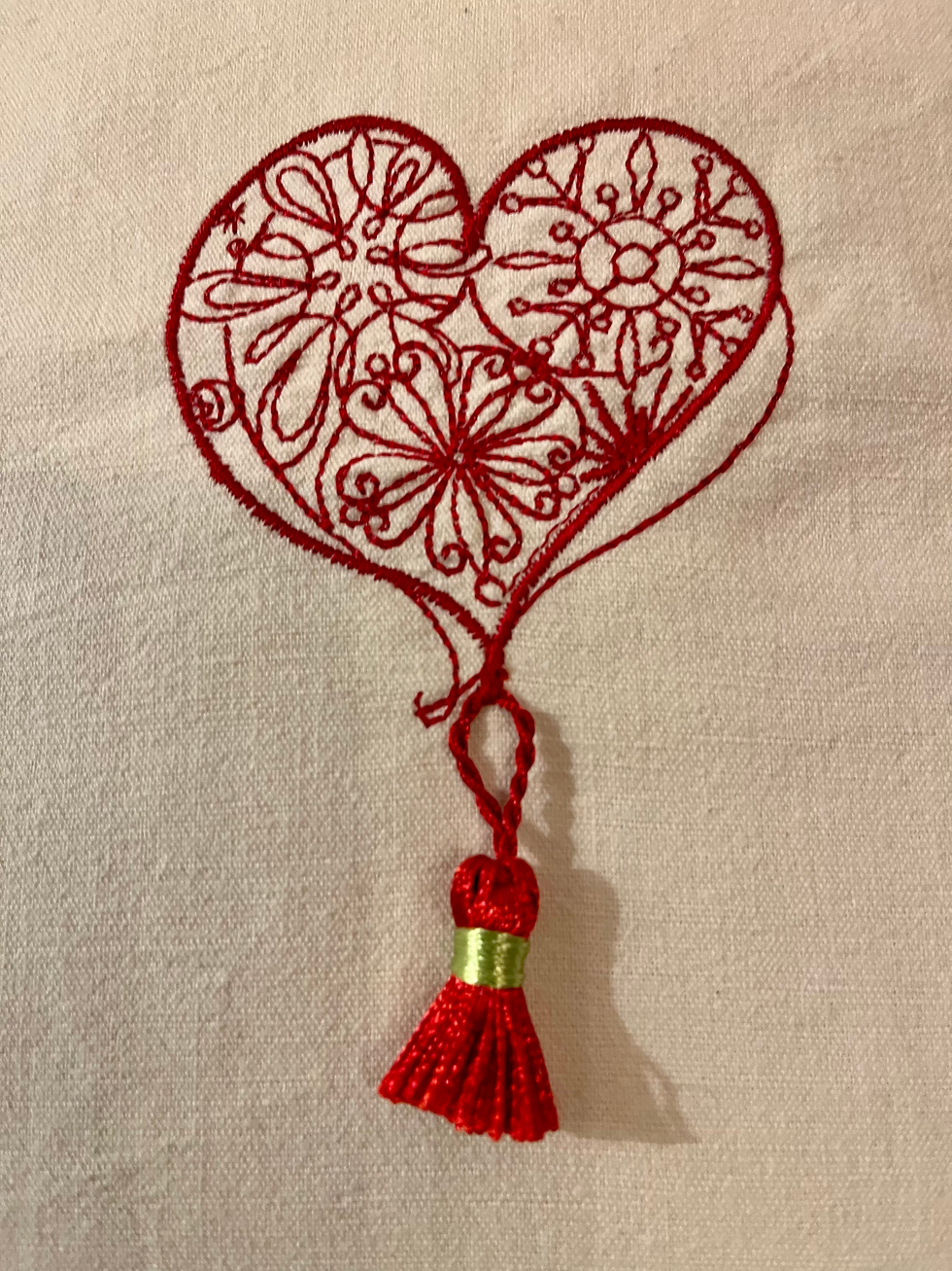 broderie coeur rouge