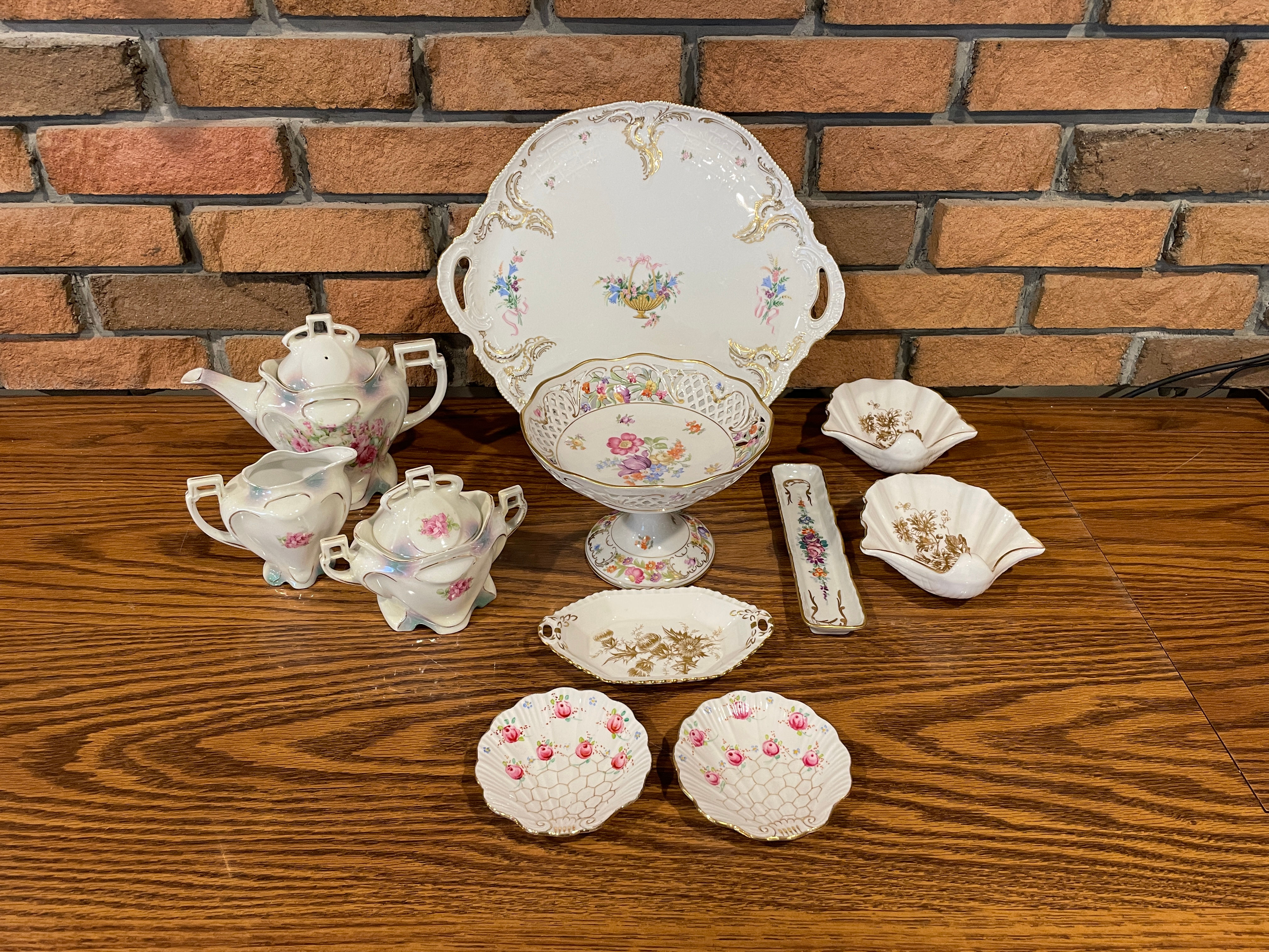 Lot 77 - Fine China by Dresden, Rosenthal, etc.