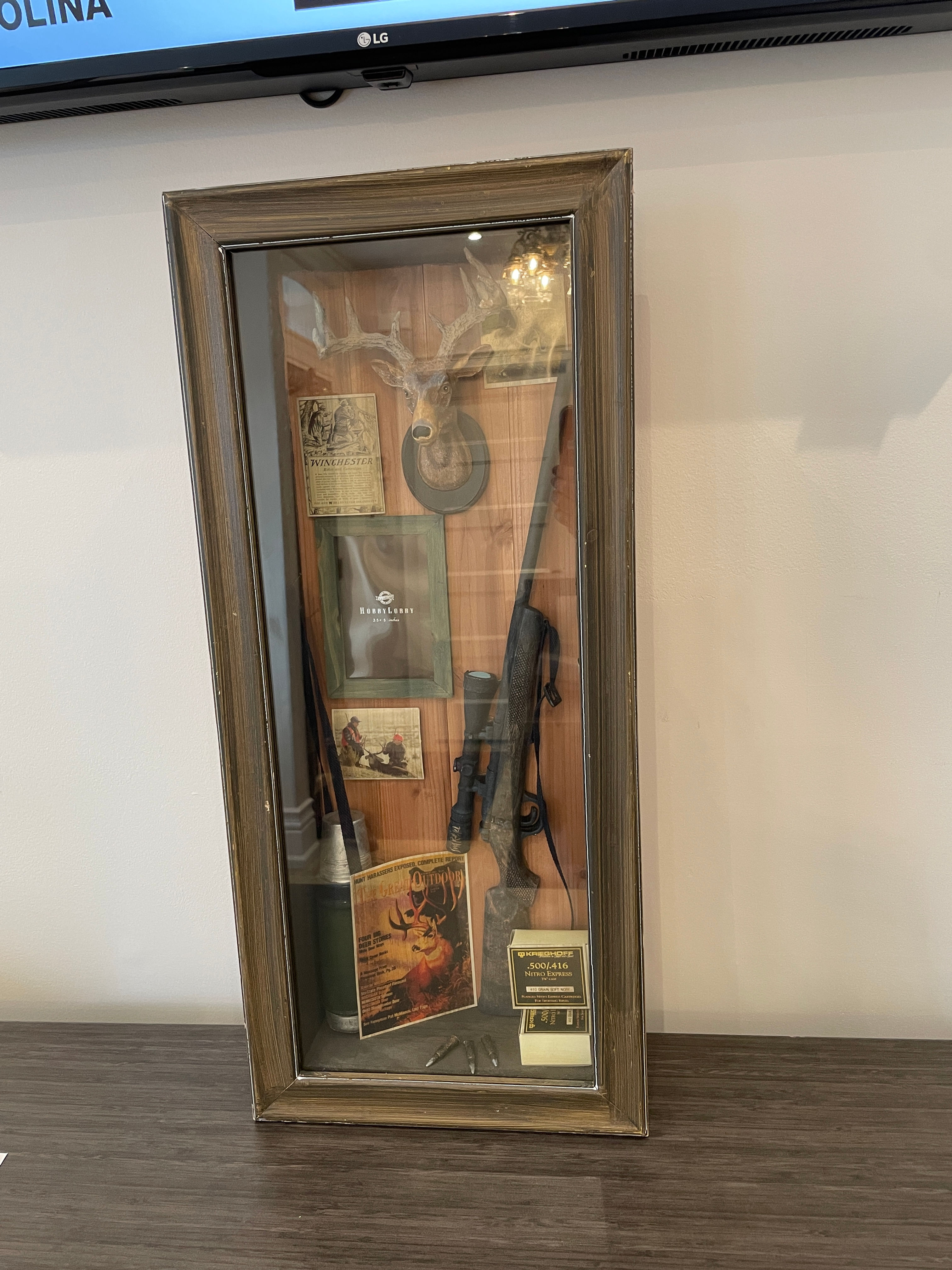 Lot 19 - Hunting Shadow Box