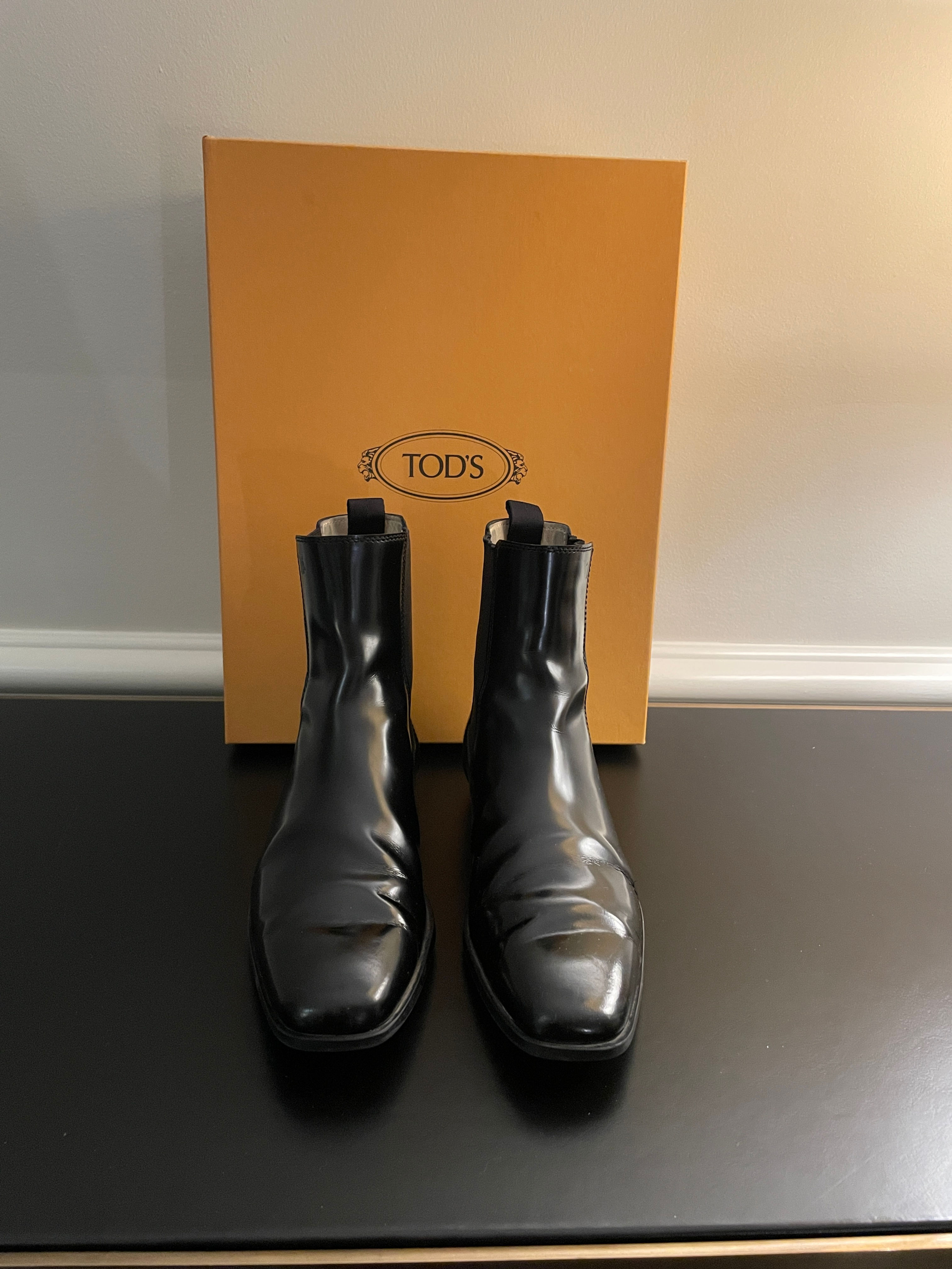 Lot 106 - Tod's Black Leather Booties (Size 5.5) Retail $525.