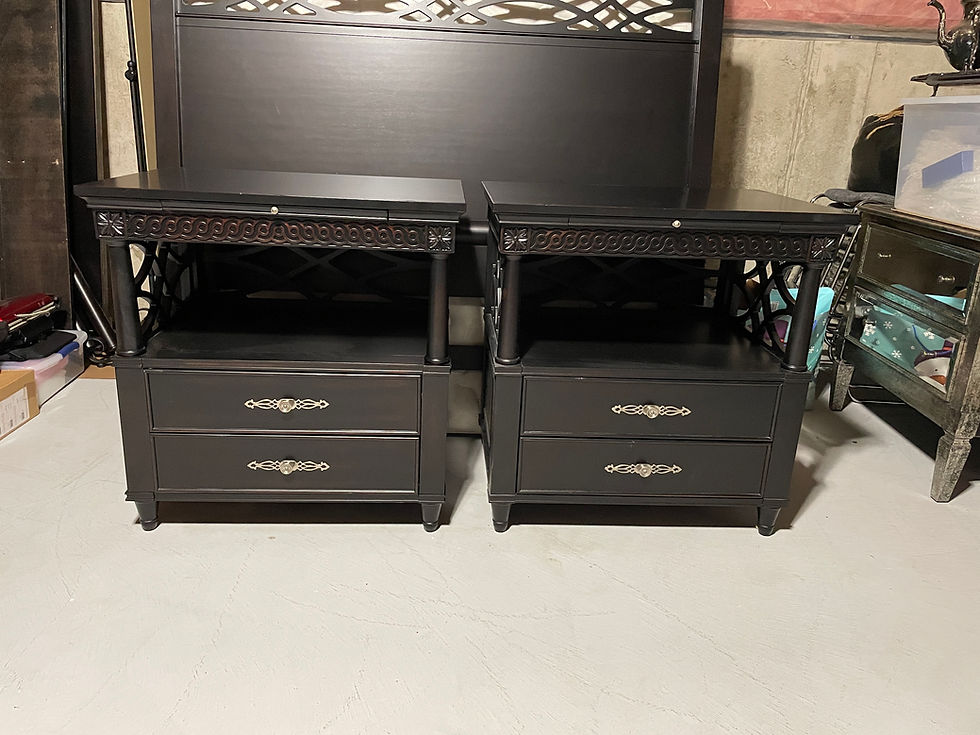 Thumbnail: Lot 9 - Queen 4 Poster Bed/Night Tables/Mattress & Boxspring