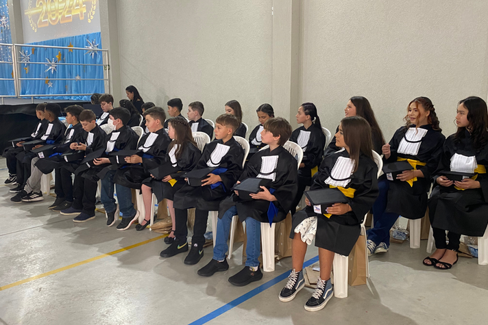 Despedida e Novos Começos: A Formatura do 5° Ano na Escola Aldeia Betânia