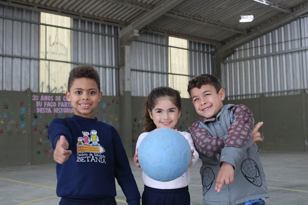 O espaço é usado para atividades e dinâmicas para os alunos e visitantes