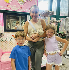 Danielle, Georgia & Grey Faulk of Lake Charles Louisiana came 8/8/2025 to get our Seal Lynx Ragdoll & named her LUNA LAVENDER ROSE.