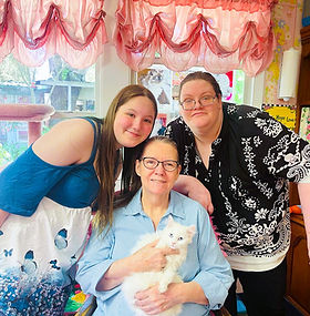Connie Hyde of Lafayette came 5/27/2025 with Laura & Kitiara for our White Ragamuffin female SUZY Q!