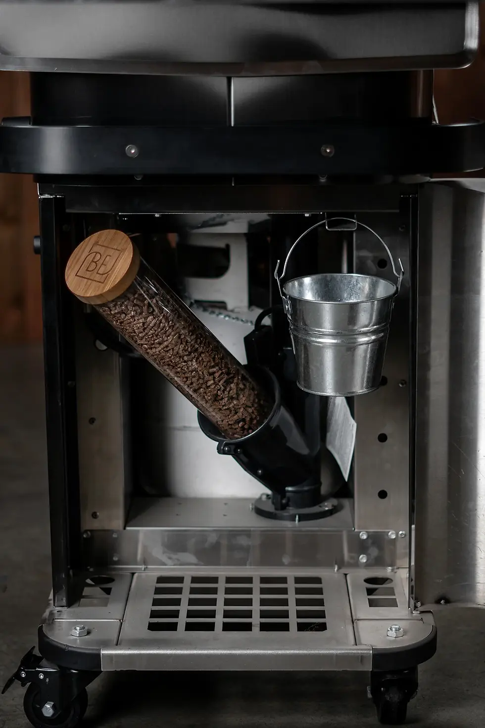 Thumbnail: Black Earth Hybrid Grill