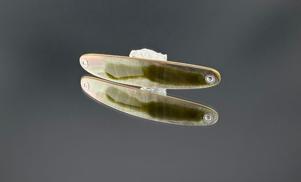 Jade - 77mm - Perlmuttspange