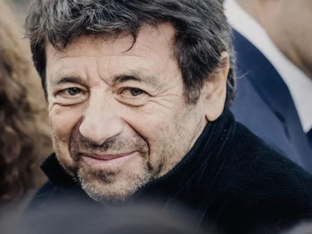 Über dreißig Frauen klagen den Starsänger Patrick Bruel sexueller Übergriffe an