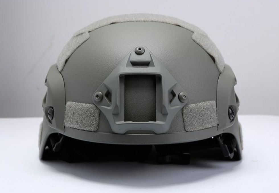 קסדה למשחק איירסופט 