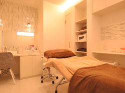 こちらで施術いたします。