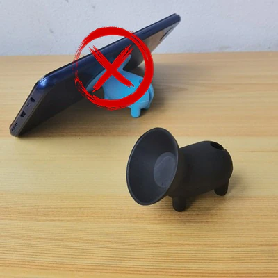 Thumbnail: Mini soporte de móviles en forma de sombrilla con ventosa | PARAIRDEVACACIONES.COM