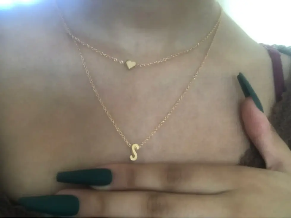 Miniatura: Collar con colgante de letra y corazon