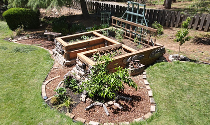 unique-raised-garden-beds