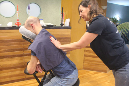How Corporate Chair Massage Works in the Workplace