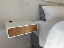 Floating nightstands – pros and cons