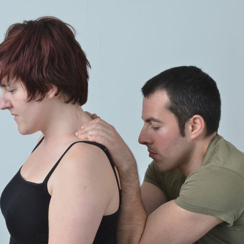 Muscle Energy Technique applied to upper back and trapezius by soft tissue therapist at Functional Body Clinic Birmingham
