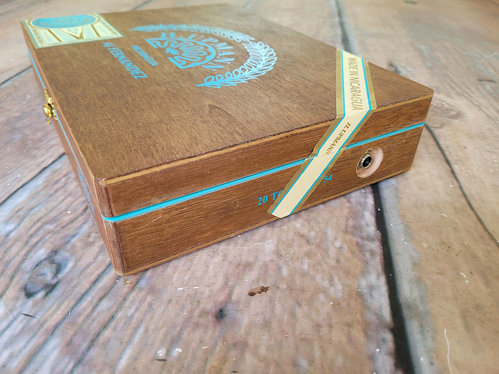Thumbnail: StompBox     H. Upmann