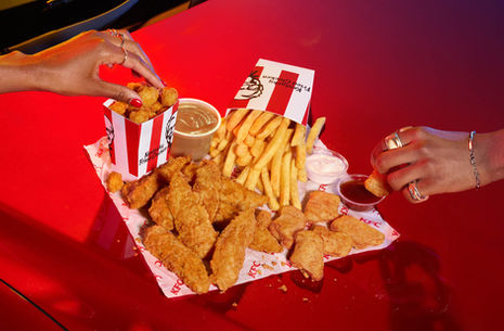 HiRes_KFC_05_Retail_Shot_4_Boneless_Dinner_2969.jpg