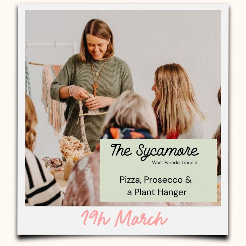 Pizza, prosecco, and plant hangers — the perfect excuse for a night out with a creative twist.
Join Jenny from Tied by Juniper for a relaxed, beginner-friendly macramé workshop where you'll catch up, unwind, and leave with something you made yourself.
Your ticket includes pizza and a glass of prosecco along with all the materials and guidance needed to make your plant hanger, giving you time to pause, chat, and enjoy the moment before finishing your handmade piece
