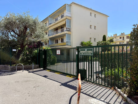 🌴 A VENDRE à JUAN-LES-PINS – T3/4 traversant à 8min à pied des plages 🌴