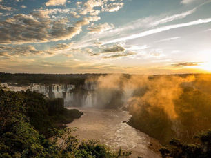 Atardecer en la Garganta del Diablo: una experiencia única en las Cataratas del Iguazú