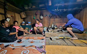 repas village traditionnel de Belaraghi à Flores Indonésie