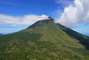 Volcan Inerie sur l'ile de Flores en Indonésie