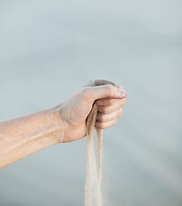 Sable de soulèvement des mains