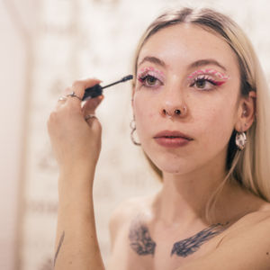 | mAKE uP bY aREDE |
