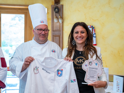 SGF: LA SINDACA INSIGNITA DEL TITOLO DI SOCIA ONORARIA DELL'ASSOCIAZIONE CUOCHI 