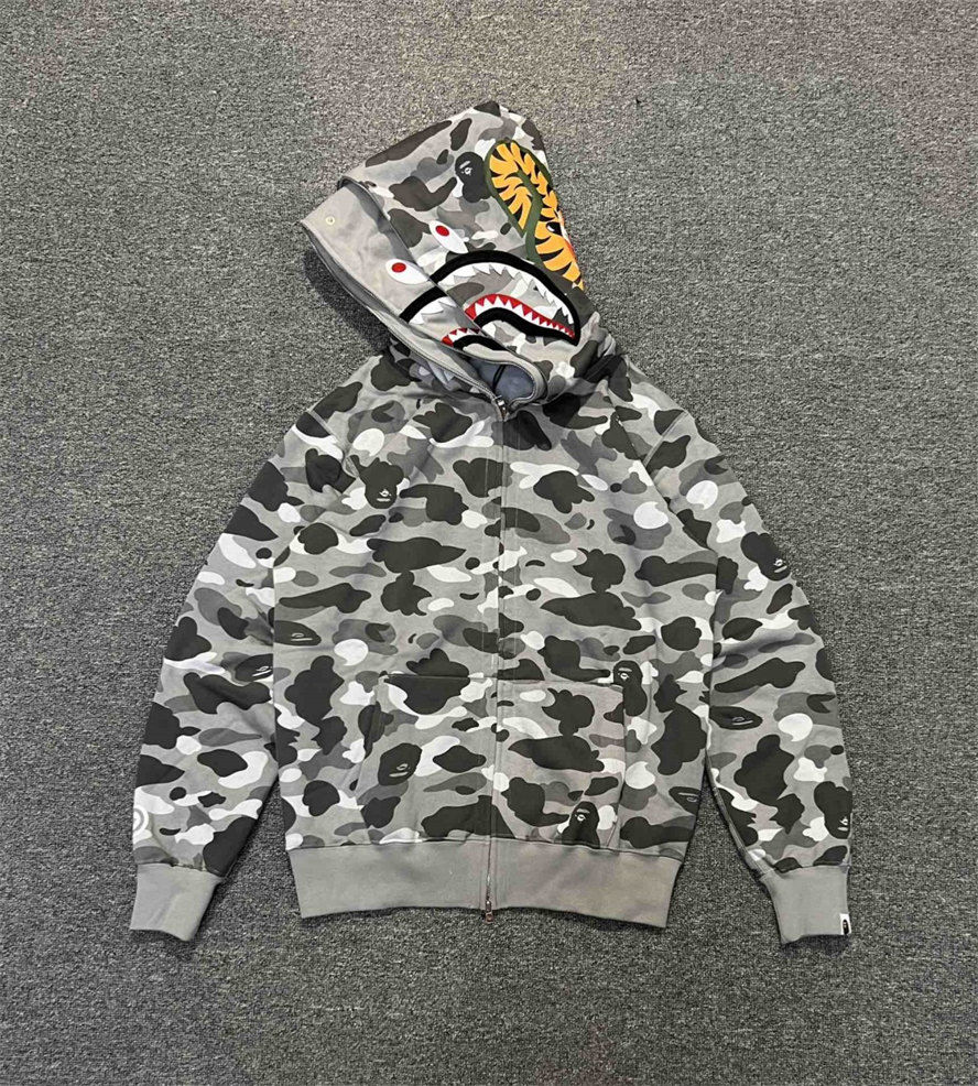 Thumbnail: Bape Grey Camo Zip Up