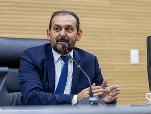 Deputado Laerte Gomes no plenário da Casa de Leis em Rondônia