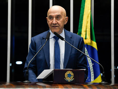 Confúcio Moura desiste da reeleição ao Senado e muda cenário político em Rondônia