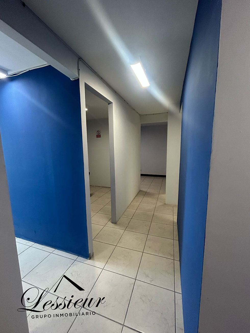 Miniatura: SE RENTA LOCAL UBICADO EN PLAZA CELU-SIMONA BARBA