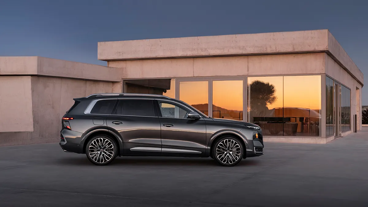 AUDI Q9