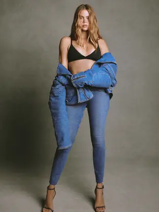 Skinny Jeans Are Having A Comeback—Here's How To Style Them