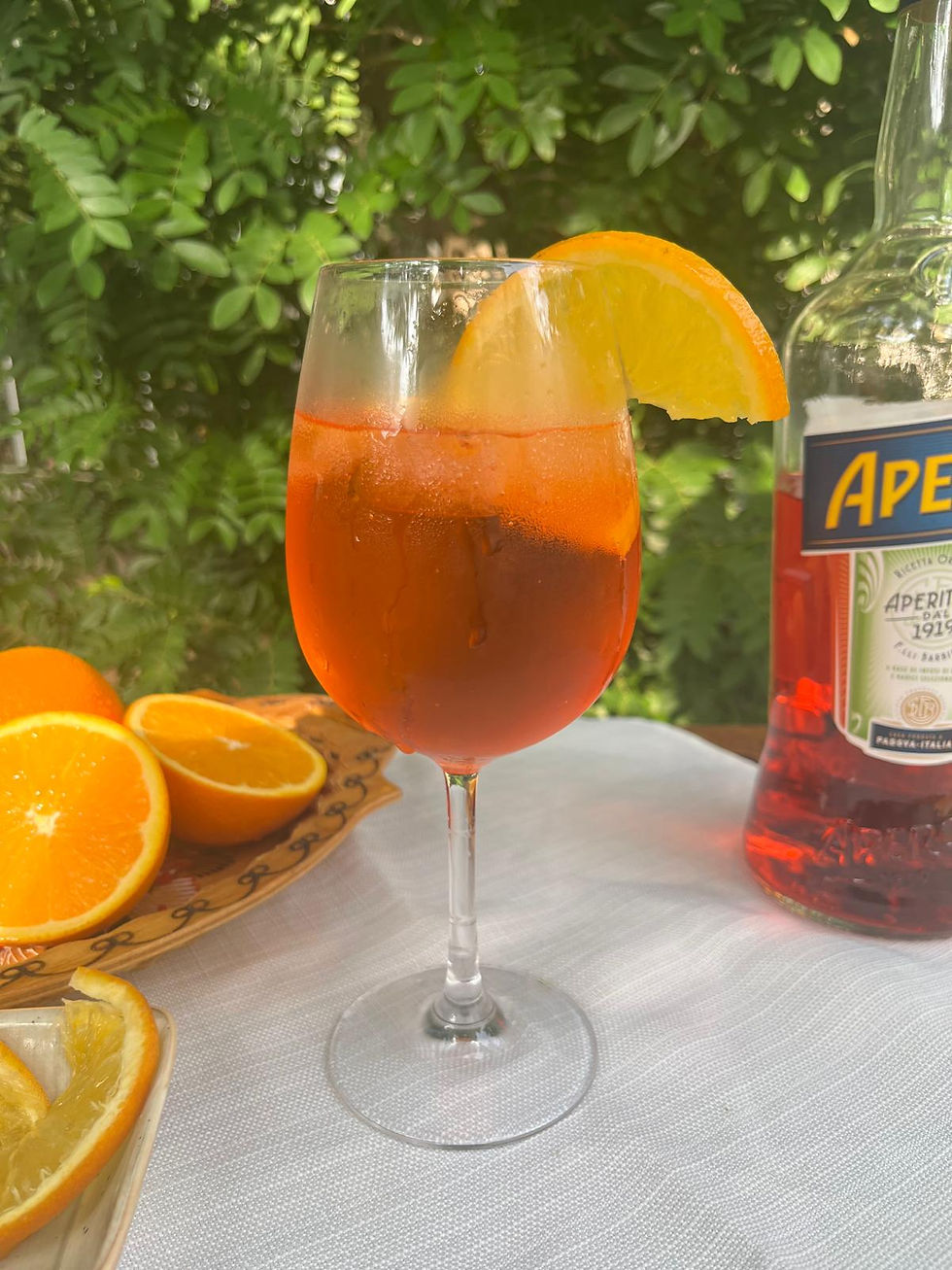 אפרול שפריץ – טעמו של קיץ איטלקי בכוס אחת