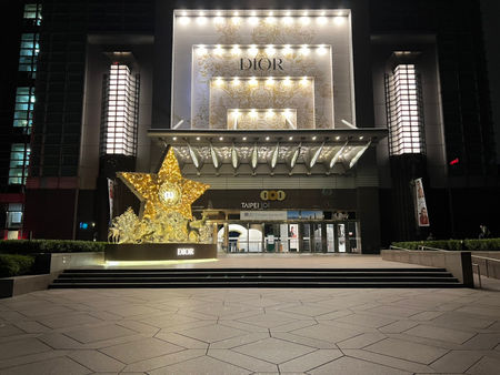 2021-11-DIOR-XMAS (6).jpg