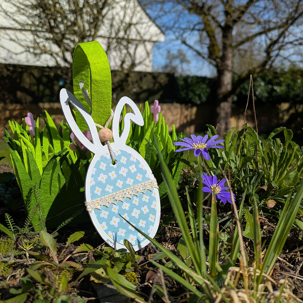 decoration lapin de pâques couleur bleue