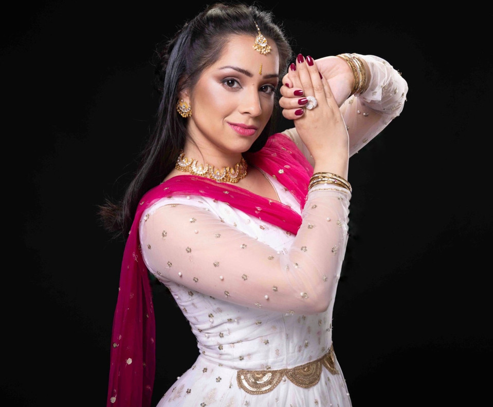 Svetlana Tulasi portrait Los Angeles Kathak Bollywood dancer choreographer teacher