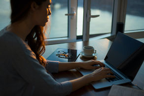 How to Become a SOC Analyst in 2023
