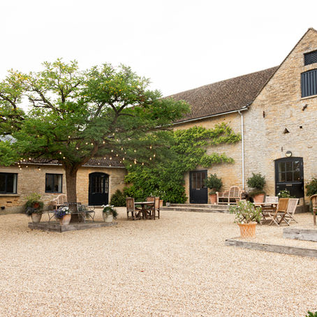 Merriscourt: One of My Favourite Cotswolds Barn Wedding Venues