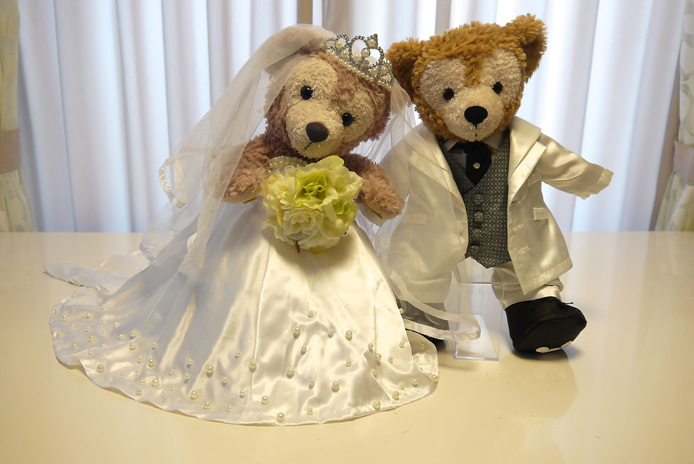 バックティアードドレス